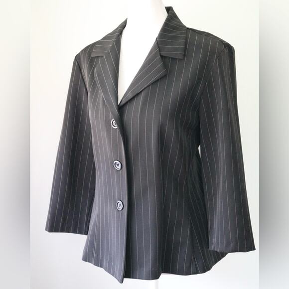 Vintage Y2K Breakin’ Loose Black Pinstripe Single Breasted Blazer - Picture 5 of 8
